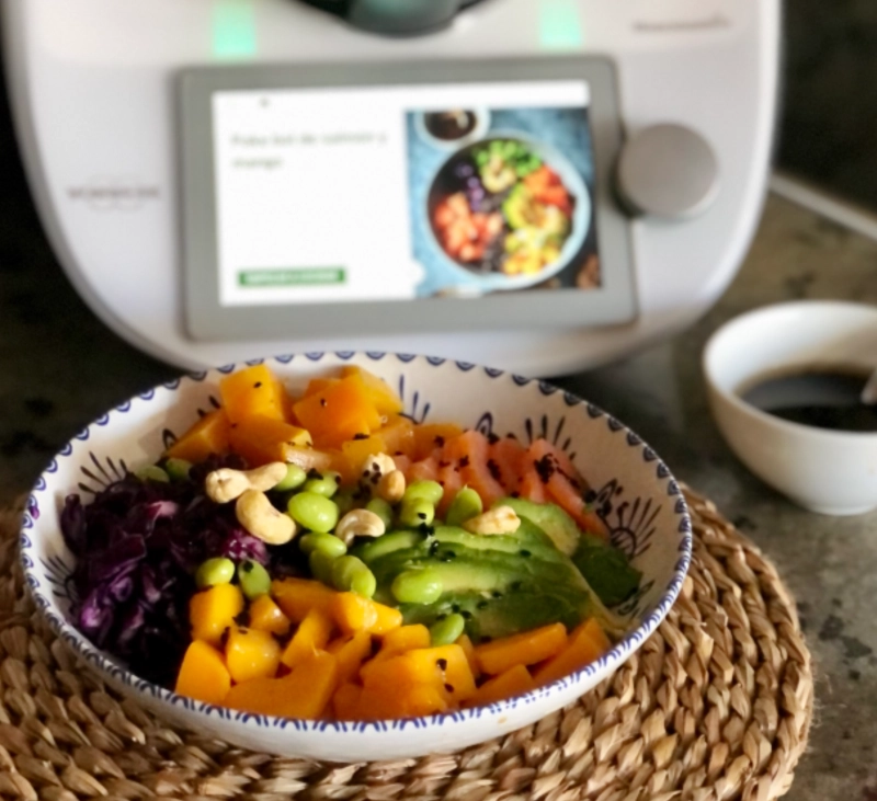 Poke bol de salmon y mango