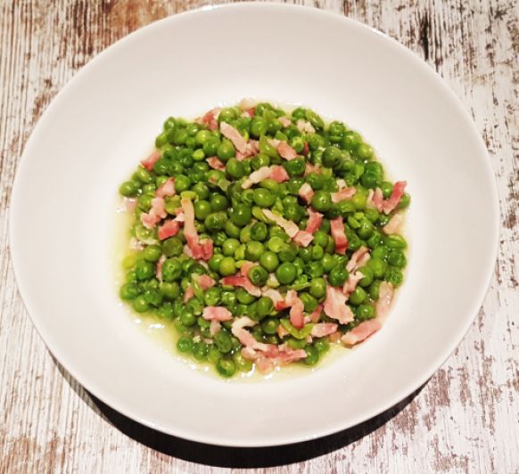 Guisantes con jamón ( o beicon)