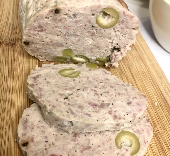 FIAMBRE DE CERDO CON ACEITUNAS