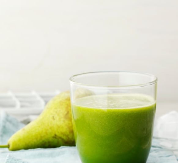 Como hacer bebida detoz de manzana y pera con Thermomix®